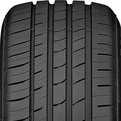 Nexen N'Fera RU1 tire