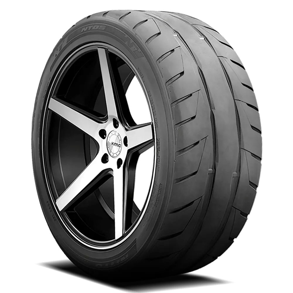 Nitto NT05 pneu